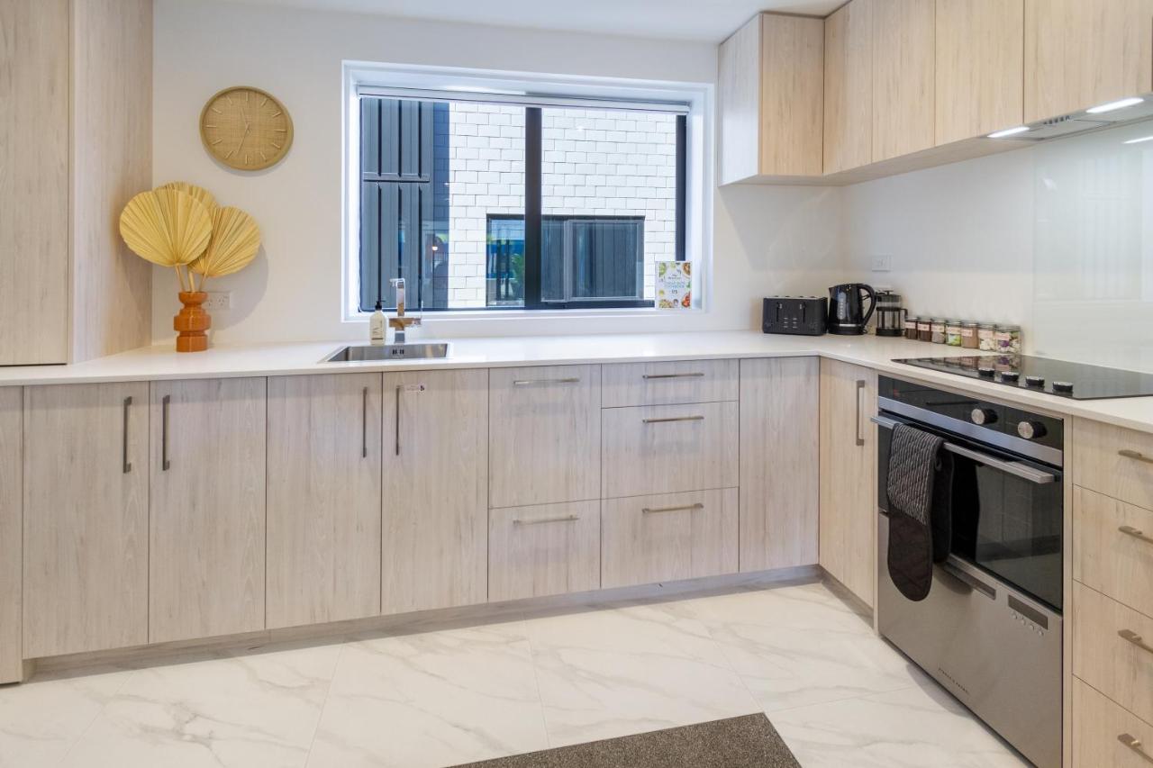 Апартаменты Central Sunny Perch 2 Bed 1 Bath Крайстчёрч Экстерьер фото
